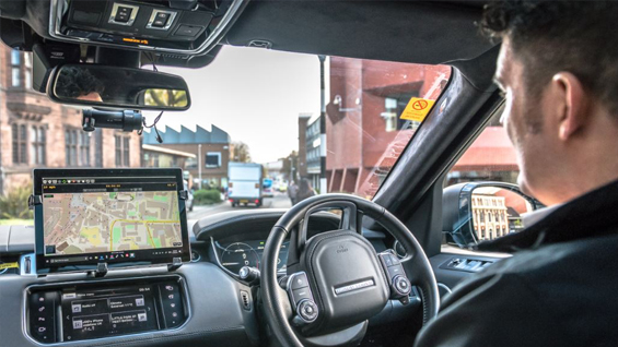 Jaguar Land Rover está realizado las primeras pruebas en carretera de vehículos autónomos y conectados en Reino Unido como parte del proyecto UK Autodrive. Foto: Jaguar
