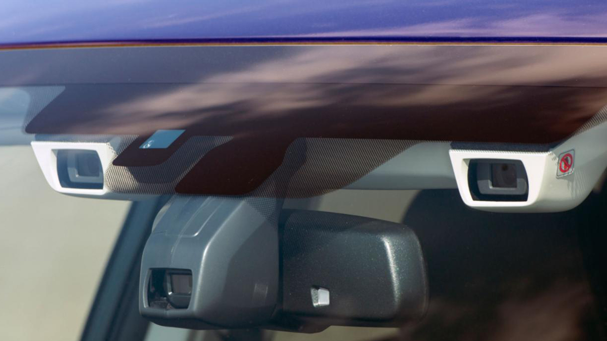 La tecnología EyeSight usa cámaras estereoscópicas de video para prevenir los accidentes de tráfico y carretera.  Foto: Subaru