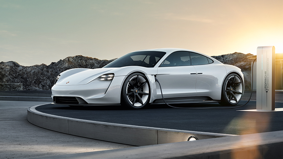 El deportivo ciento por ciento eléctrico Mission E tiene una potencia total de 600 caballos, lo que se traduce en que necesita menos de 3,5 segundos para acelerar de 0 a 100 km/h. Porsche Latinoamérica