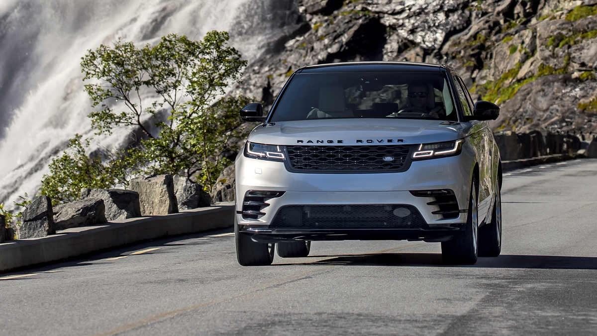 Este SUV Premium, que se ubica entre el Range Rover Evoque y el Range Rover Sport, tiene un precio base de $248.431.176. Foto: Revista Turbo