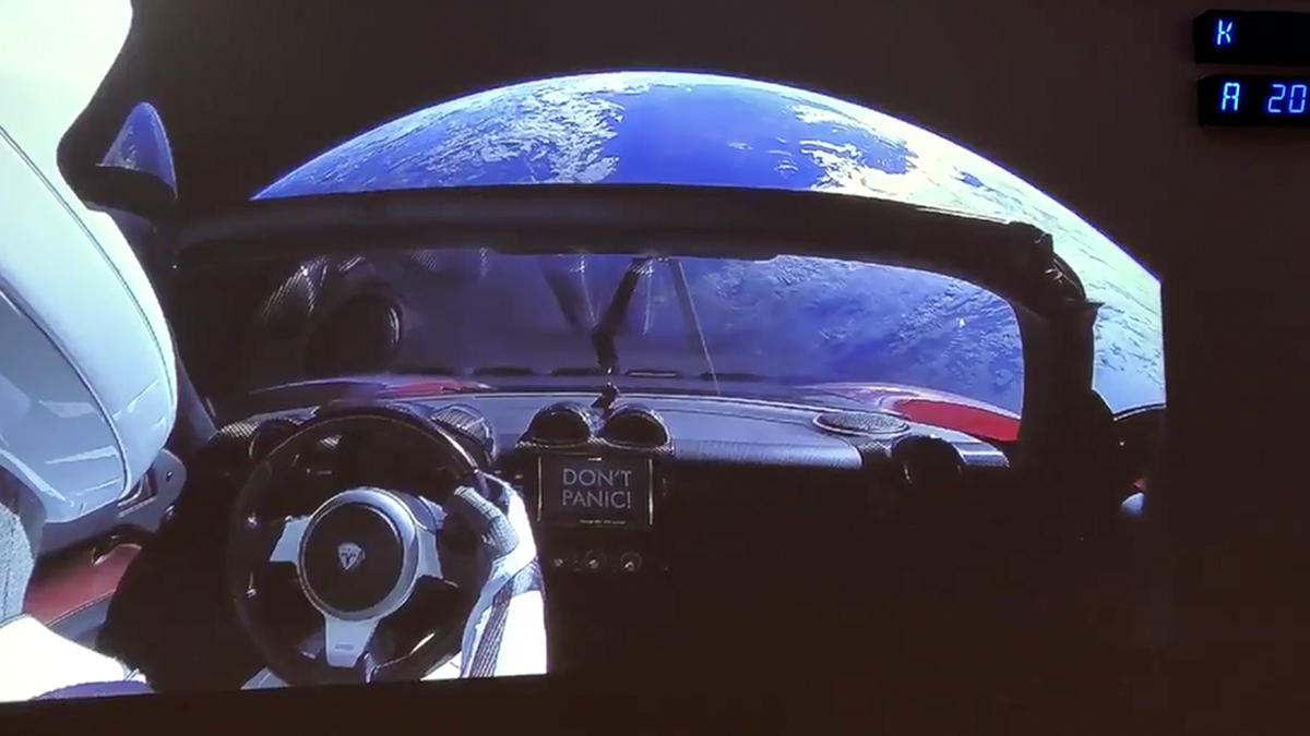 Los investigadores también determinaron que el Tesla espacial tendrá un paso relativamente cercano por la Tierra en 2091. Foto: Colprensa