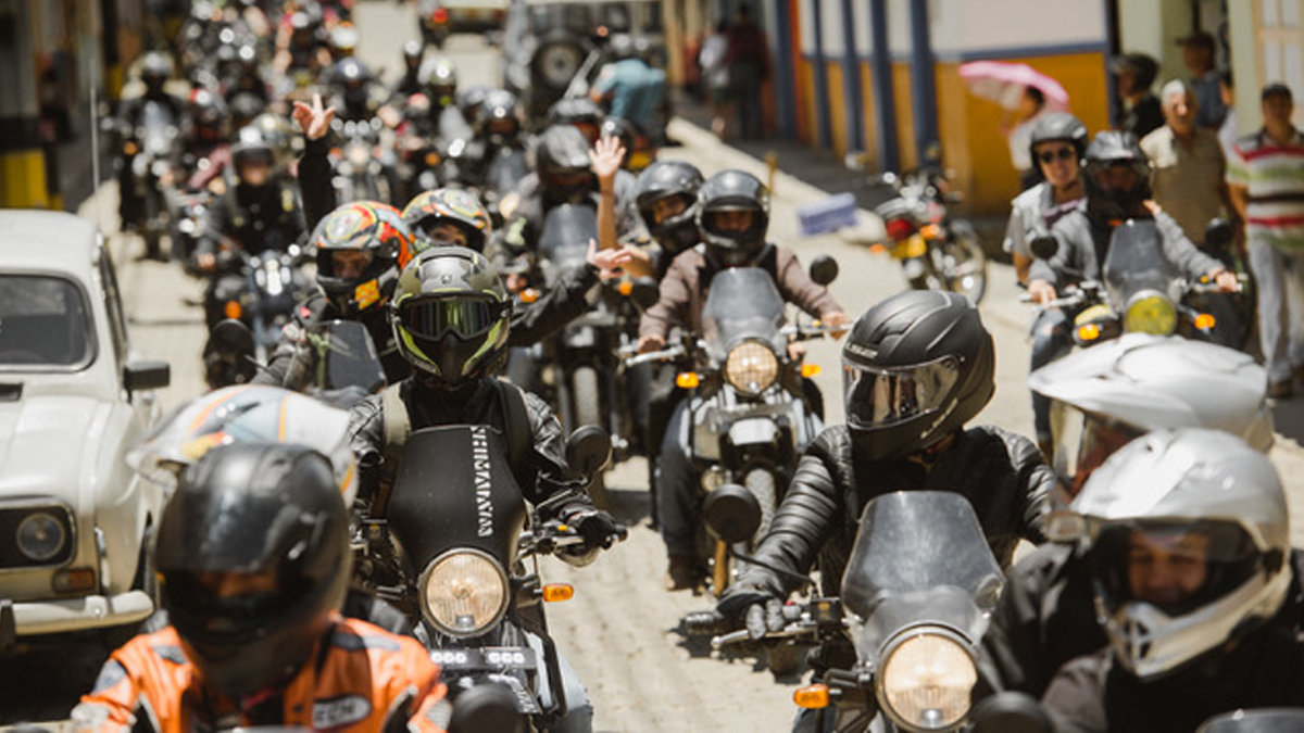 El pasado domingo 8 de abril, al mundo salieron más de 10 mil motocicletas Royal Enfield a rodar, en 92 ciudades. Foto Royal Enfield