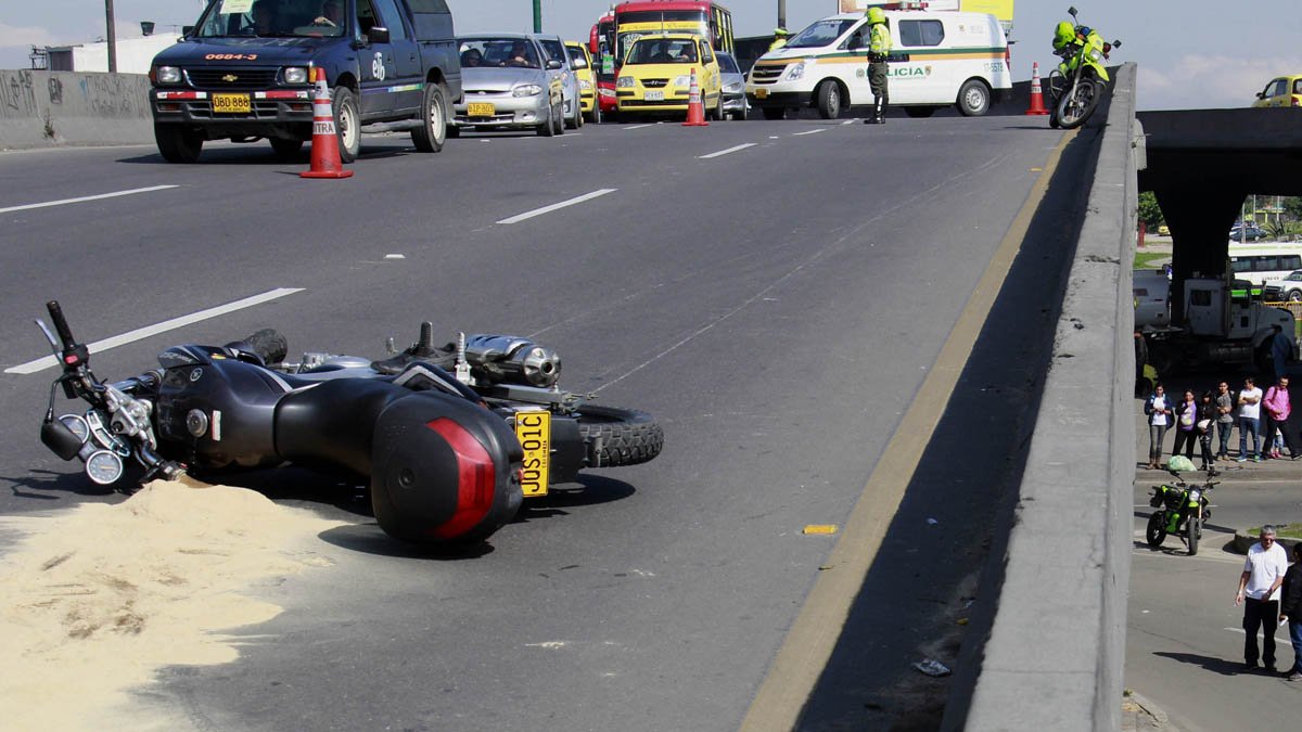 Según la Secretaria de Movilidad informó que, los choques simples, son uno de los principales culpables del caos vehicular en las ciudades más grandes del país. Foto: Colprensa