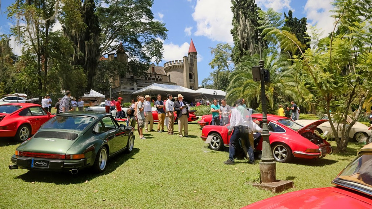 El Desfile de Autos Clásicos y Antiguos apoya a entidades sin ánimo de lucro con las ganancias del evento. Foto: Cortesía