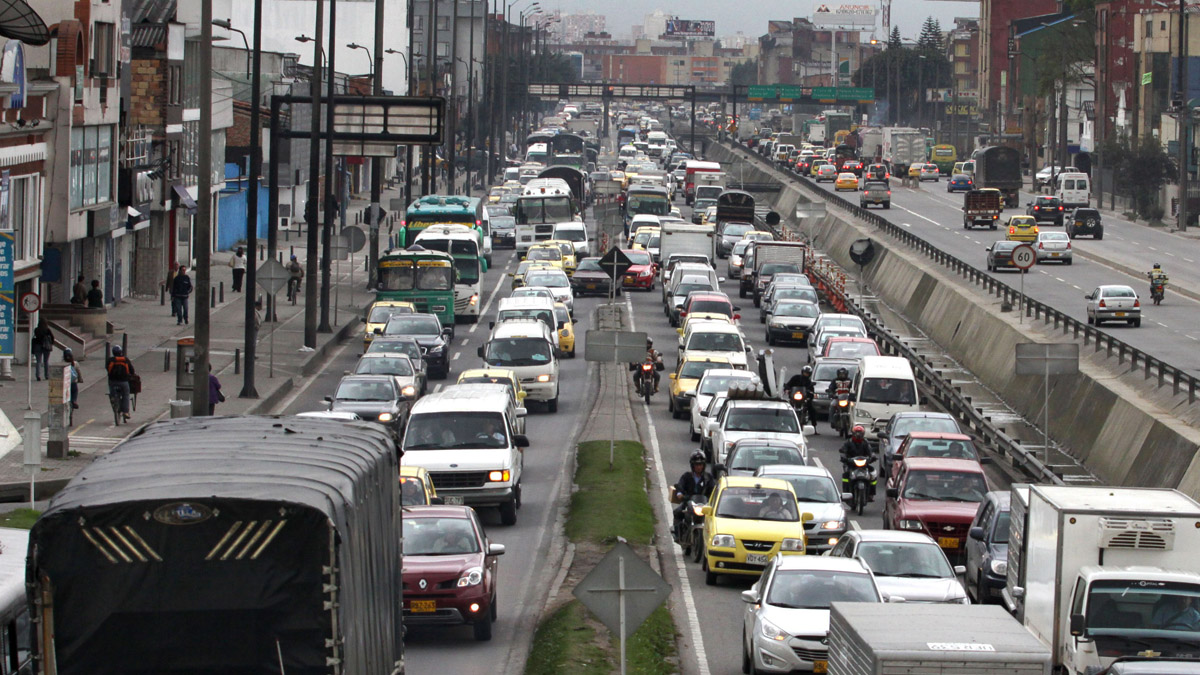 Las ciudades en las que mayor cantidad de vehículos se han convertido a gas entre enero y junio son Bogotá (3.095) y Cali (1.549). Foto: Colprensa