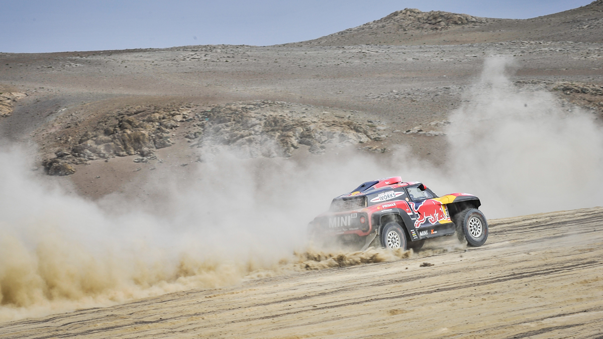 El MS2 Racing, equipo colombiano en la categoría autos del Dakar, superó la tercera etapa del “rally más duro del mundo” alcanzando la meta en el puesto 63. Foto: Dakar