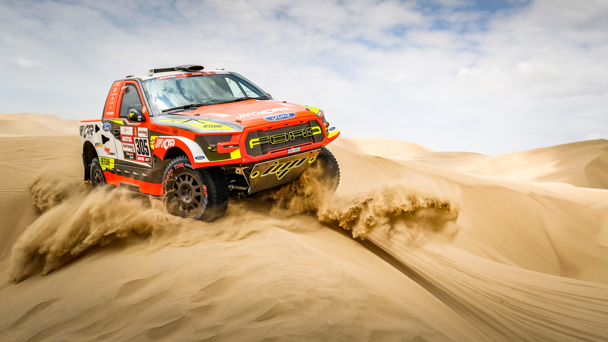 La apertura del Rally Dakar, considerado el 'raid' más duro del mundo, comenzó este lunes con dos de sus favoritos como ganadores de la etapa. Foto: Dakar