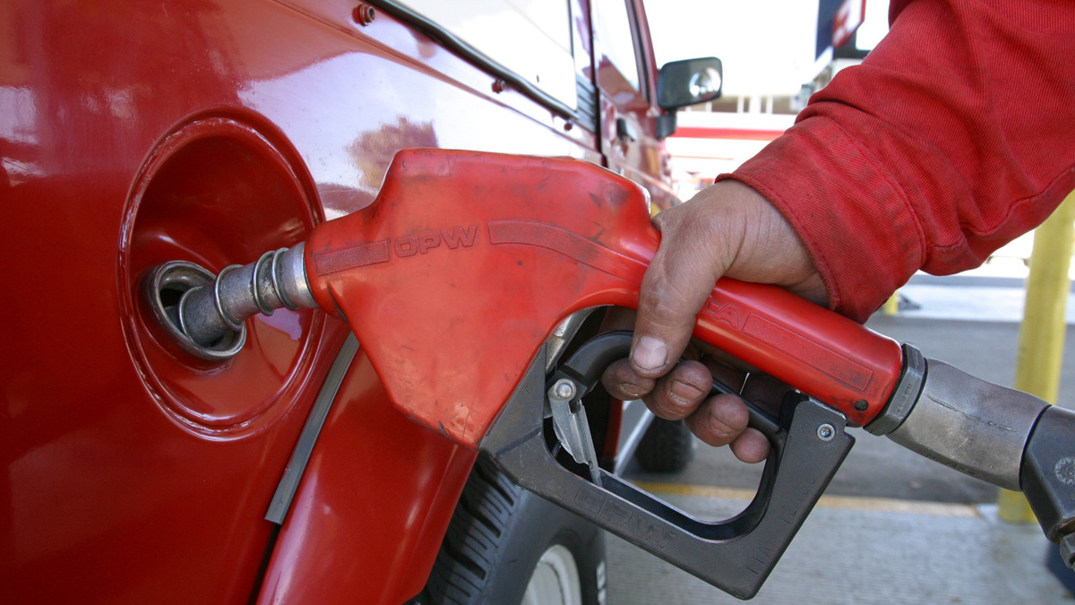 Según el Dane, el abastecimiento de combustible tiene un peso del 2,91 % del presupuesto de la canasta familiar.  Foto: Colprensa