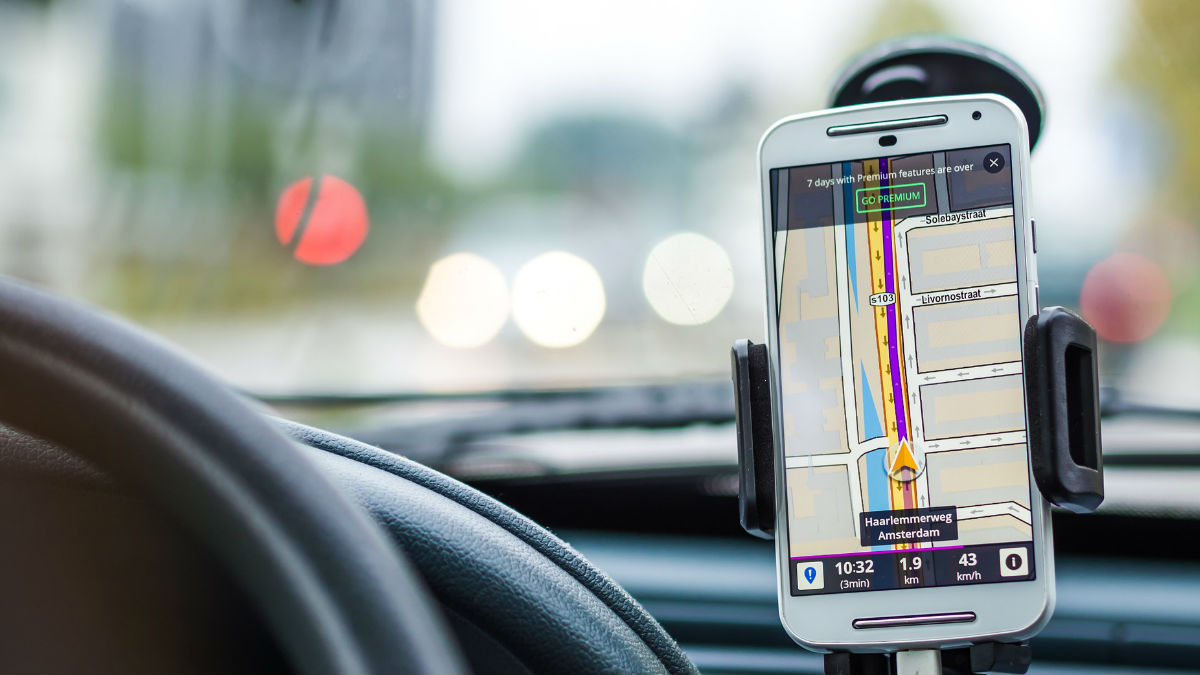 Facilite su día a día tras el volante descargando estas útiles aplicaciones para su celular.