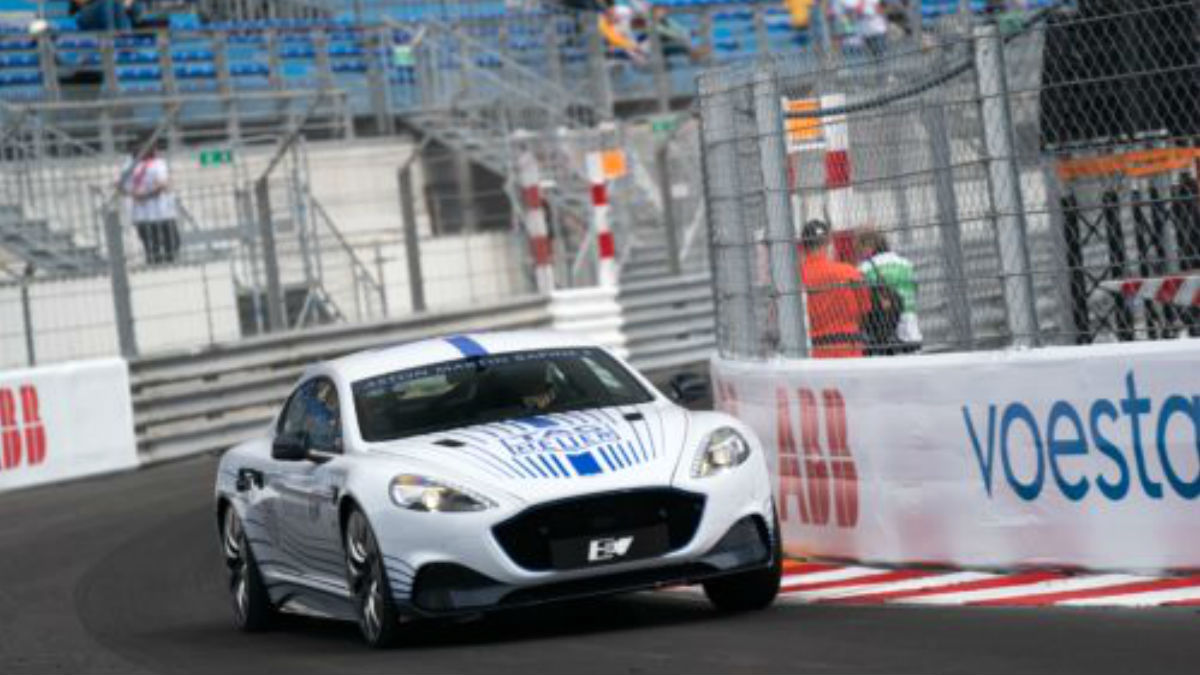 El primer auto cero emisiones de la lujosa marca fue mostrado en Mónaco durante la ePrix. Foto: Aston Martin.