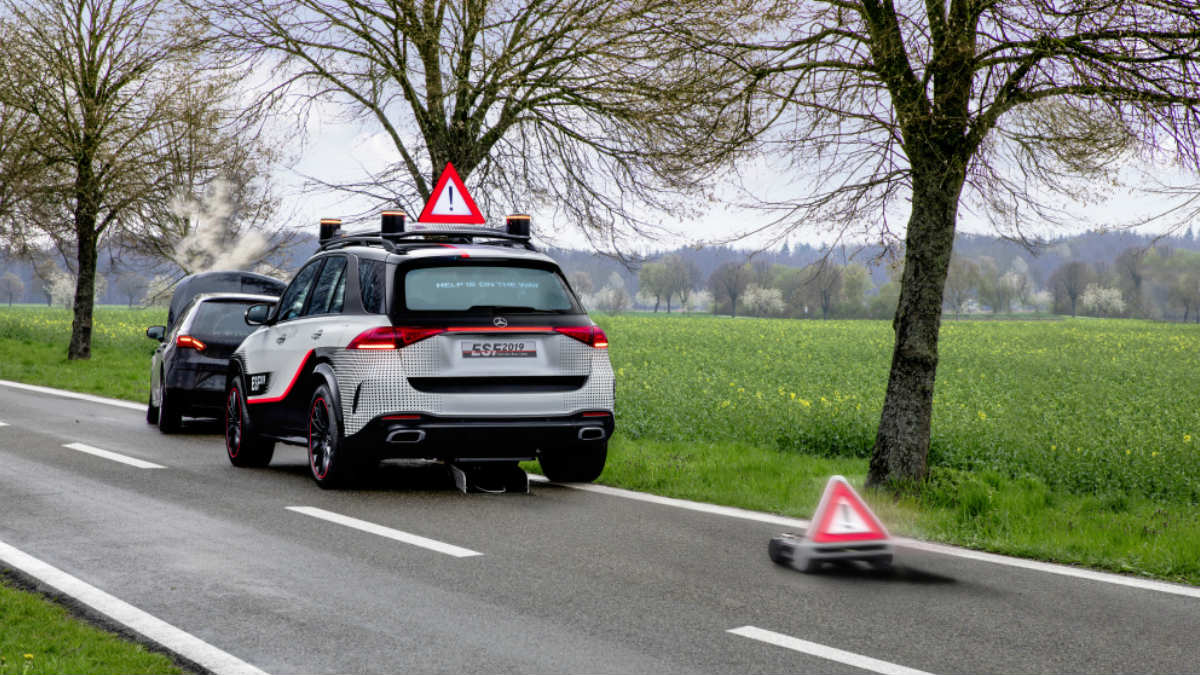 El fabricante alemán mostró el último prototipo de sus vehículos experimentales enfocados a la seguridad vial.  Foto: Mercedes-Benz.