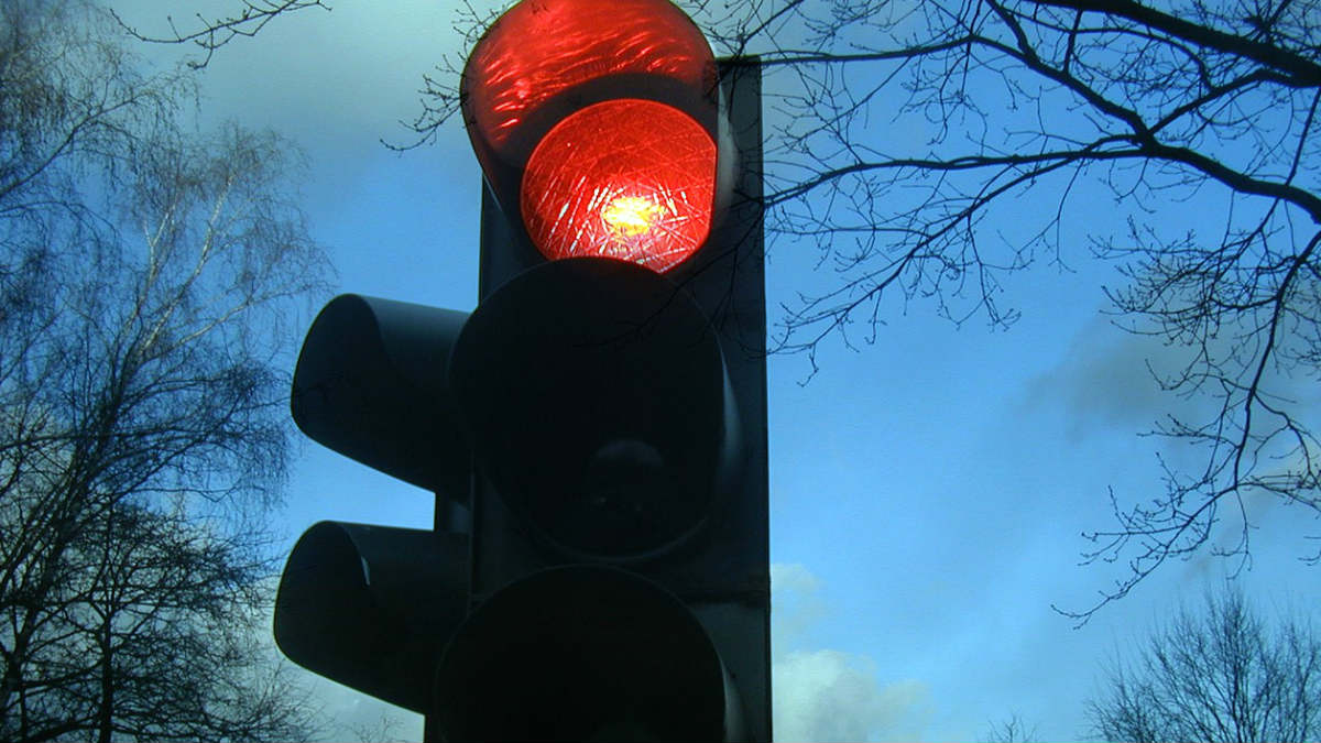 21 intersecciones de la ciudad ya han sido intervenidas para la modernización de sus semáforos.