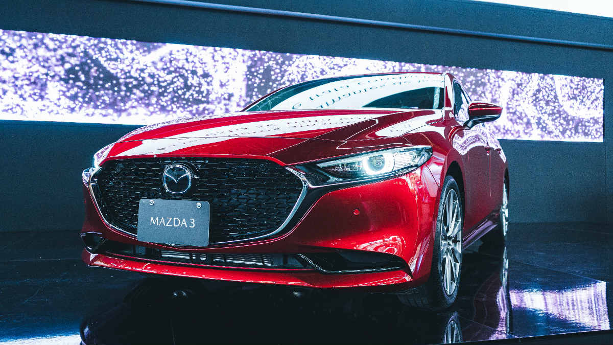 Mazda se hace presente en con su portafolio de vehículos.