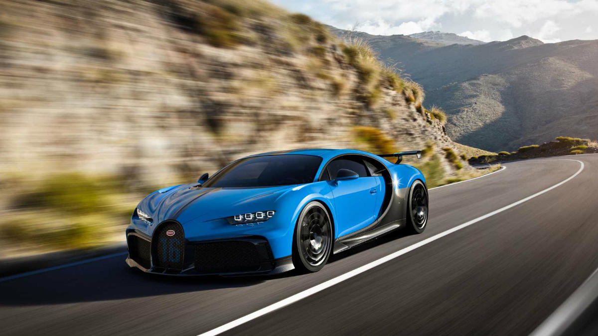 El presidente de Bugatti Stephan Winkelmann presentó en Francia al nuevo miembro de la familia Chiron.