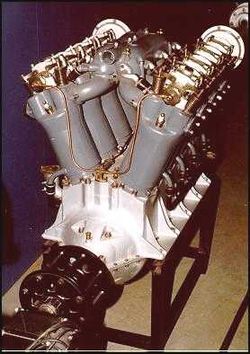 La historia del primer motor V8 y cómo revolucionó la industria automotriz