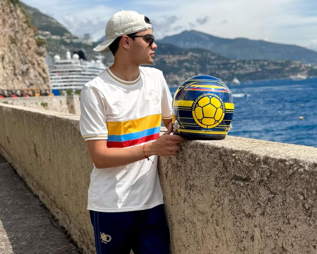 Sebastián Montoya se viste con la Selección Colombia así es su casco