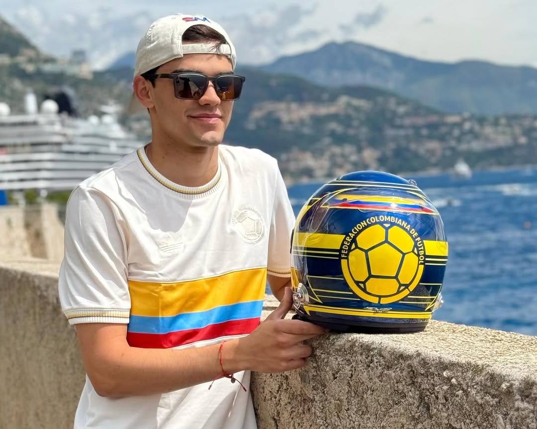 Sebastián Montoya se viste con la Selección Colombia así es su casco