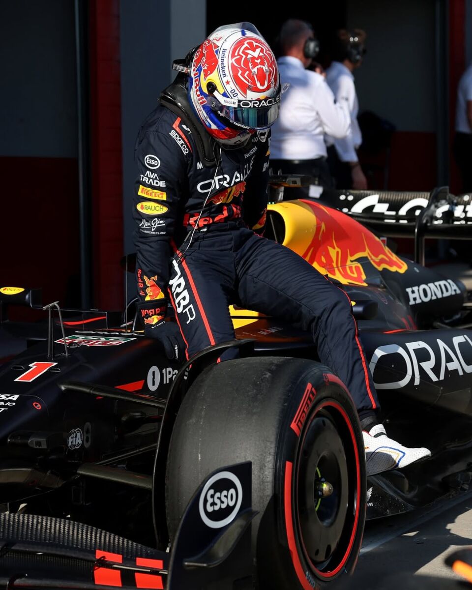 Verstappen celebra las 400 carreras de Red Bull en la F1 con aplastante victoria en Imola