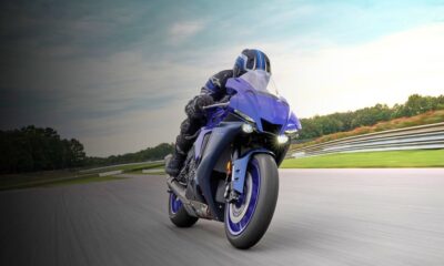 ¿Cuánto debería ganar al mes para comprar una Yamaha R1 y seguir viviendo sabroso?