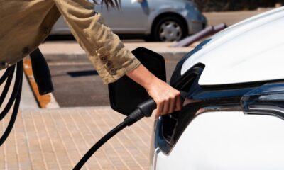 Tips para cuidar la batería de los carros eléctricos en ciudades como Bogotá