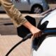 Tips para cuidar la batería de los carros eléctricos en ciudades como Bogotá