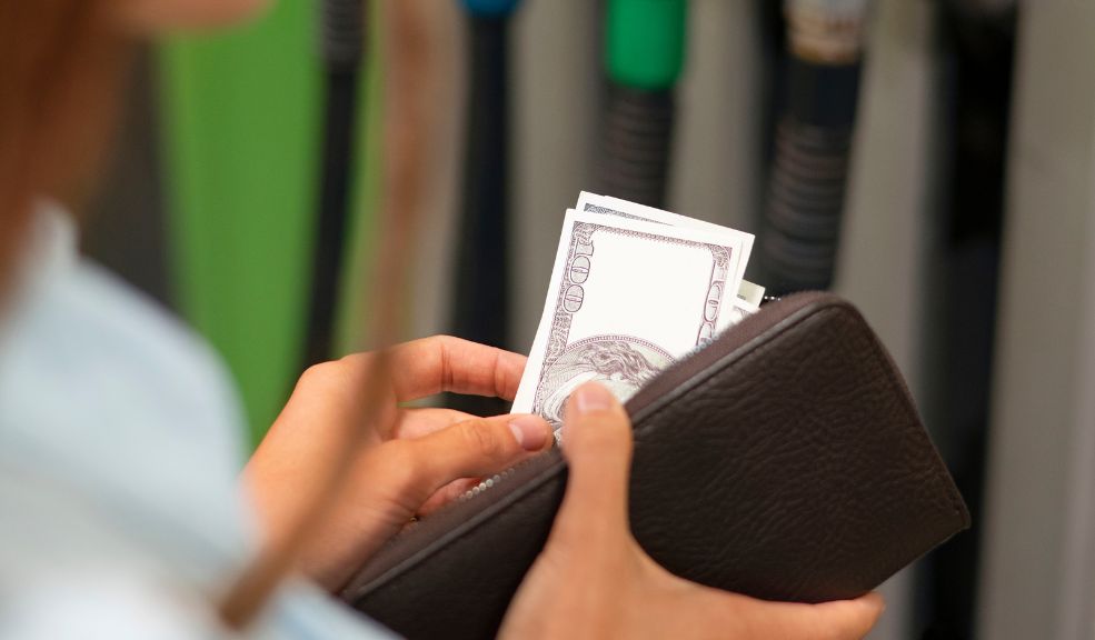 Seis razones por las que su carro consume más gasolina de lo normal