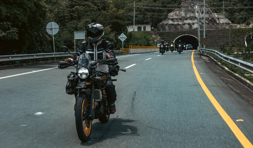 Salir de la ciudad en moto: recomendaciones para un viaje seguro