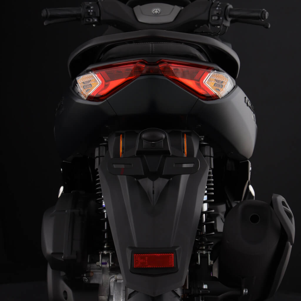 Yamaha NMAX connected detalles y caracteristicas de la scooter deportiva