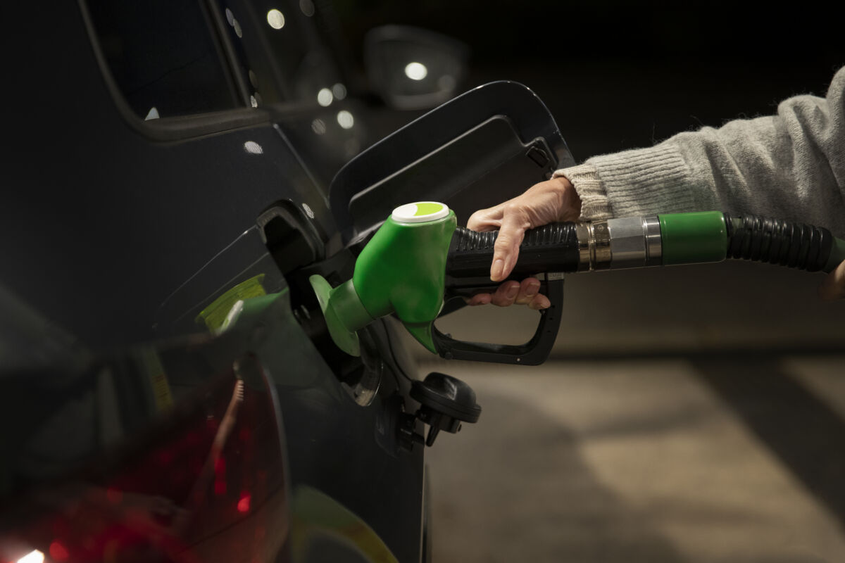 Seis razones por las que su carro consume más gasolina de lo normal
