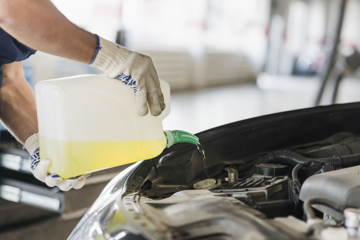 ¿Qué es 10W-40 y por qué importa? Aprenda a leer su tarro de lubricante