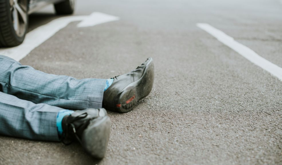 Datos oficiales revelan que estas tres fallas mecánicas están detrás de miles de accidentes. La evasión de la revisión técnico-mecánica, que alcanza un alarmante 57%, agrava una crisis de mantenimiento que cobra vidas.