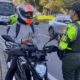 Multa segura a moteros si sus luces no cumplen la norma