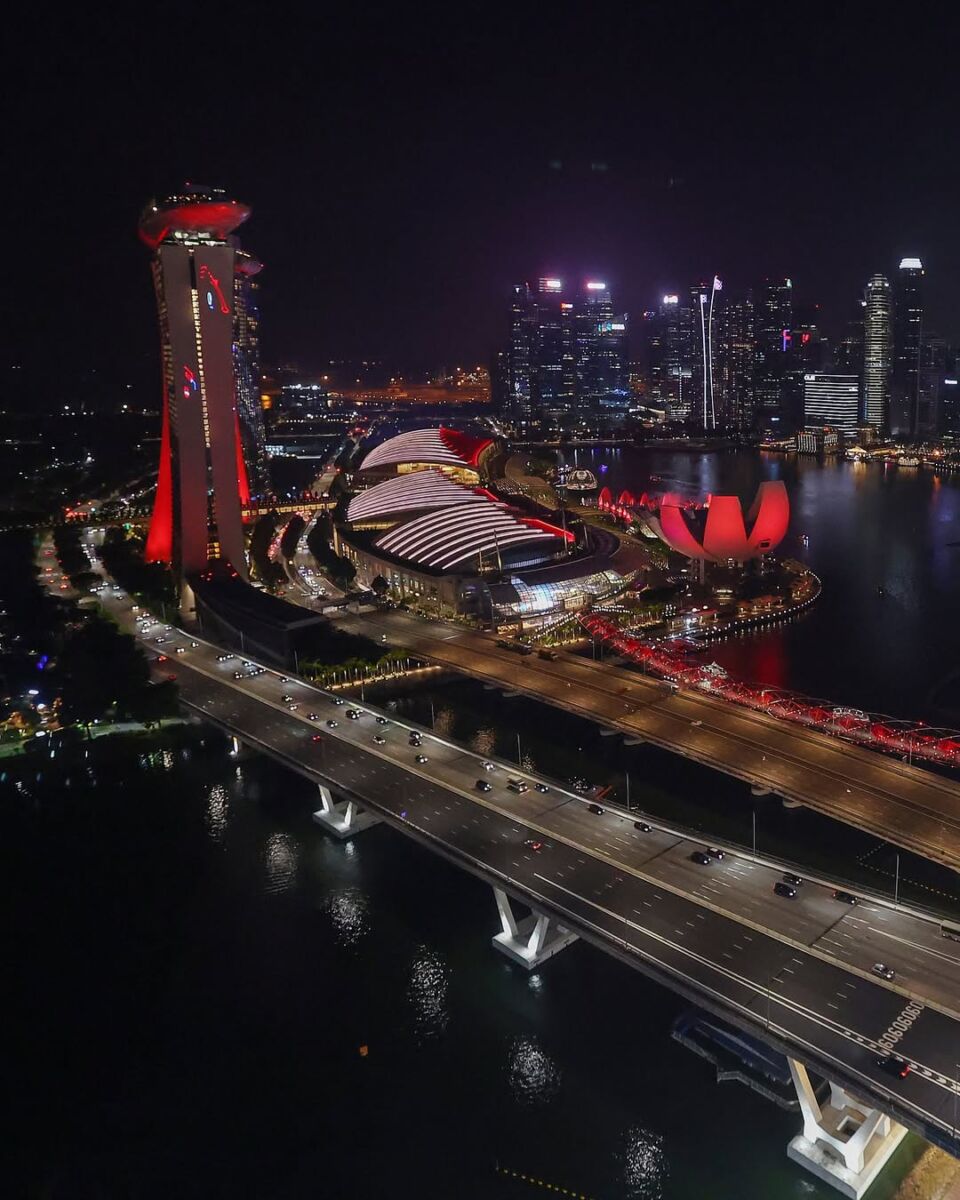 El exigente circuito urbano de Singapur pone a prueba la racha de Red Bull y la esperanza de Franco Colapinto por sumar sus primeros puntos. Conozca los horarios para el Gran Premio de Singapur de la Fórmula 1.