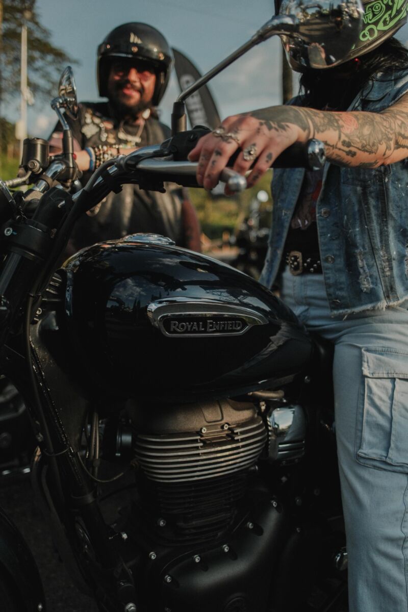Royal Enfield acelera en el Eje Cafetero: abren nueva tienda en Manizales