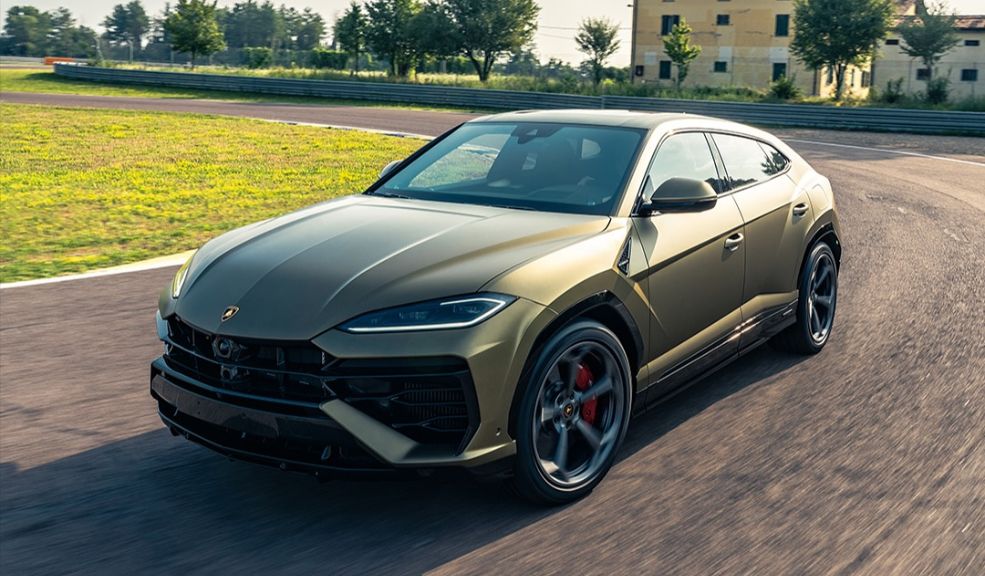 Cristiano regaló un Lamborghini Urus a su hijo este es el precio
