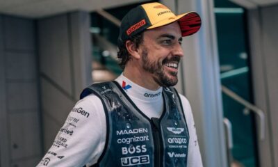 Fernando Alonso felicita a Verstappen por su trabajo fuera de la F1