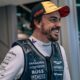 Fernando Alonso felicita a Verstappen por su trabajo fuera de la F1