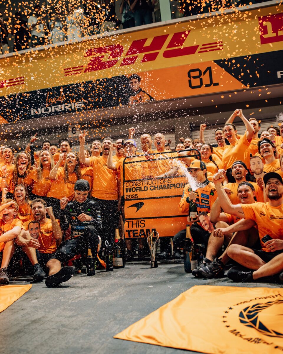 F1 Russell dominó en Singapur mientras Mclaren se enreda en su propia lucha por el campeonato