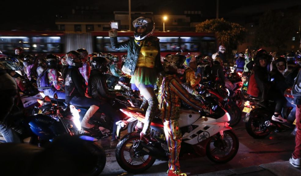 Motociclistas no podrán circular durante puente festivo de Halloween así será la restricción