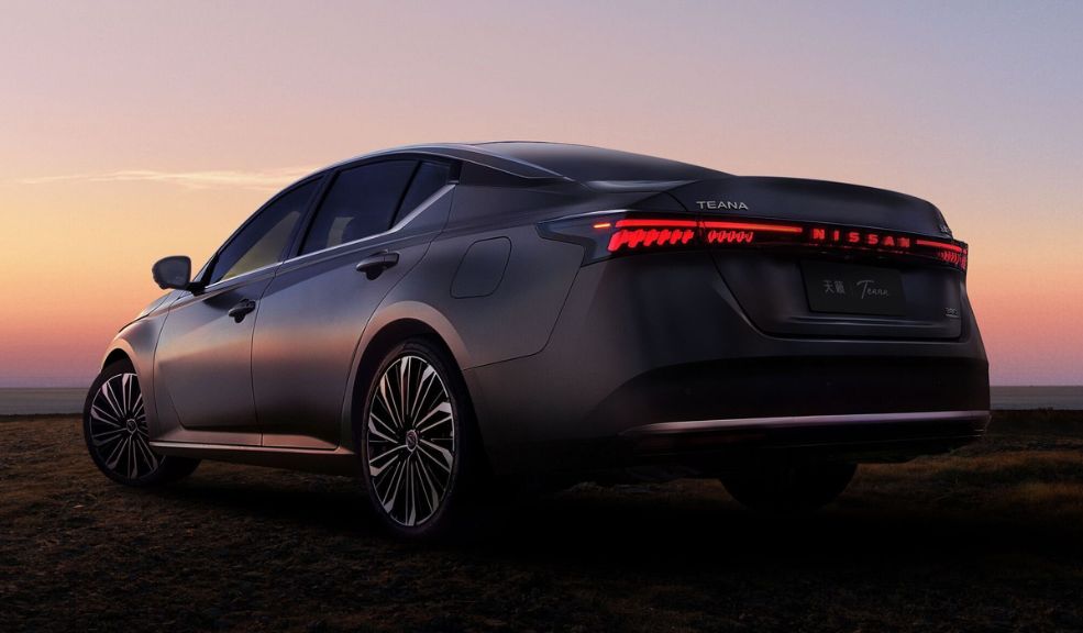 Nissan Teana a gasolina es un hecho características y todos los detalles del japonés