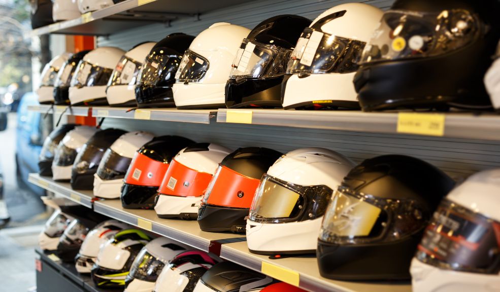 El error más común al usar casco: le puede costar más de $700.000