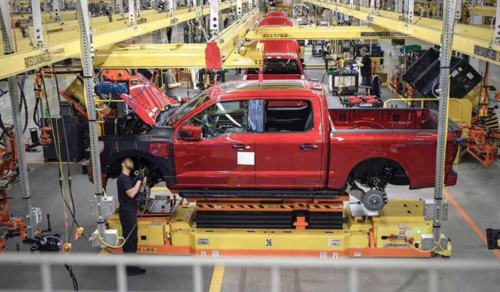 Ford dejará la carrera por los carros eléctricos esto pasará en sus fábricas