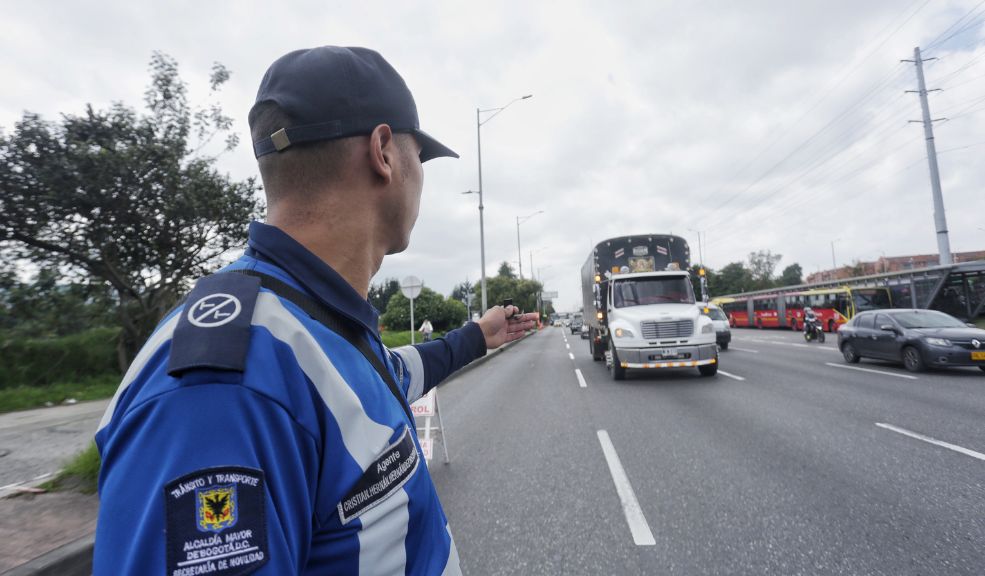 Motociclista esté es el comparendo más común que pone tránsito al viajar