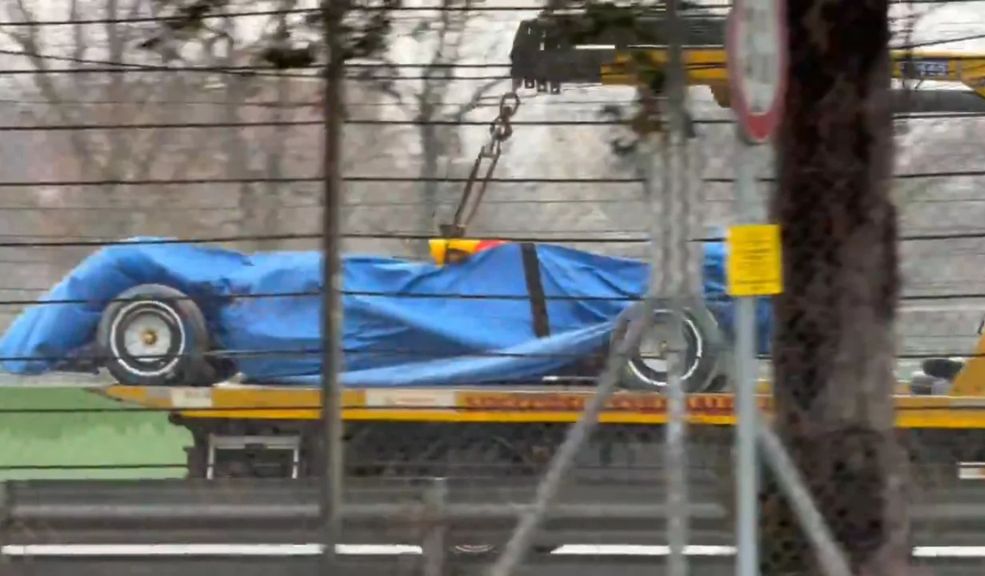 Arvid Lindblad se accidentó en los primeros kilómetros del 'shakedown' de la F1