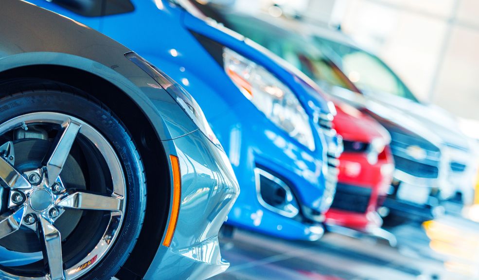 Comprar el carro ya no basta ahora hay que pagar suscripciones para usarlo
