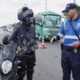 Kit obligatorio del motociclista Tránsito exige más que solo el casco