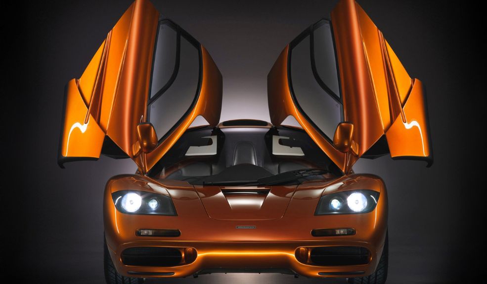 Lewis Hamilton vendió su colección de carros estaba valorada en 17 millones de dólares