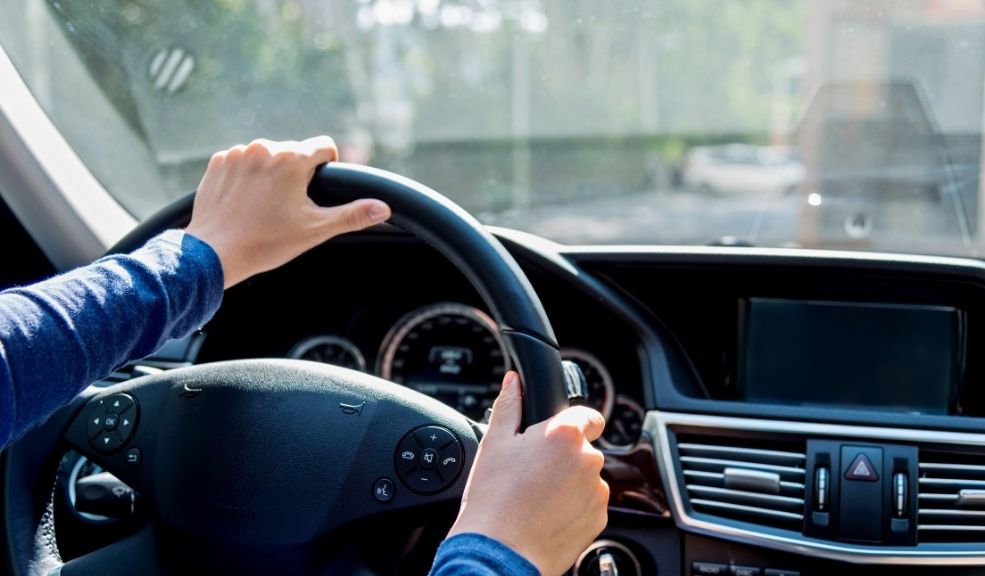 Licencia de conducción 2026 con los CALE requisitos para primera vez