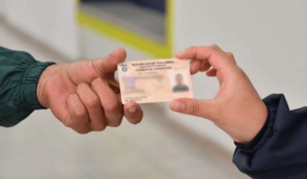 Licencia de conducción 2026 con los CALE requisitos para primera vez