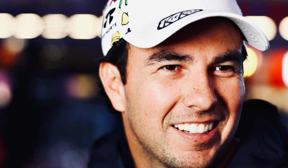 Max Verstappen le regaló su casco a Checo Pérez en México